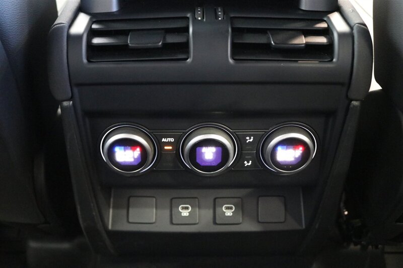 2023 Land Rover Defender 110 S   - Photo 78 - Portland, OR 97230
