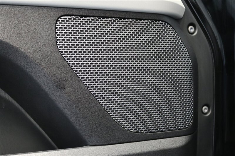 2023 Land Rover Defender 110 S   - Photo 46 - Portland, OR 97230