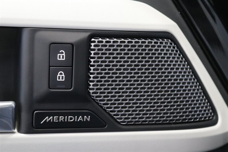 2023 Land Rover Defender 110 S   - Photo 43 - Portland, OR 97230
