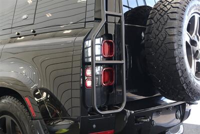 2023 Land Rover Defender 110 S   - Photo 15 - Portland, OR 97230