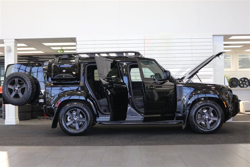 2023 Land Rover Defender 110 S   - Photo 11 - Portland, OR 97230