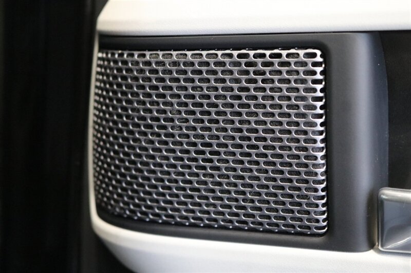 2023 Land Rover Defender 110 S   - Photo 44 - Portland, OR 97230