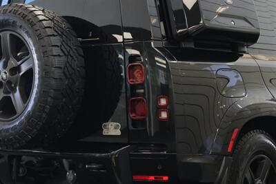2023 Land Rover Defender 110 S   - Photo 14 - Portland, OR 97230