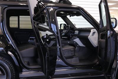 2023 Land Rover Defender 110 S   - Photo 29 - Portland, OR 97230