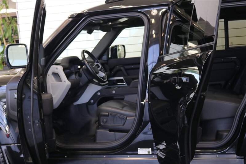 2023 Land Rover Defender 110 S   - Photo 28 - Portland, OR 97230