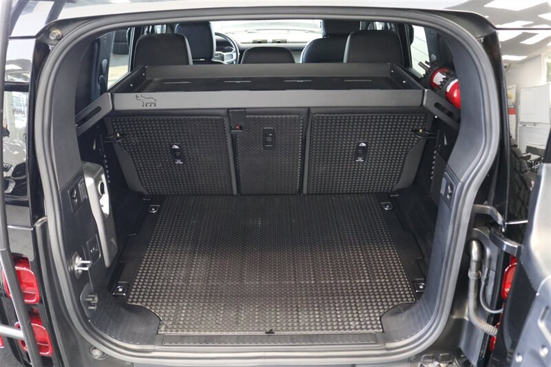 2023 Land Rover Defender 110 S   - Photo 56 - Portland, OR 97230