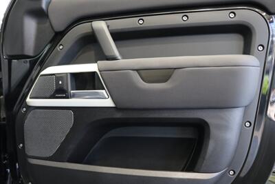 2023 Land Rover Defender 110 S   - Photo 35 - Portland, OR 97230