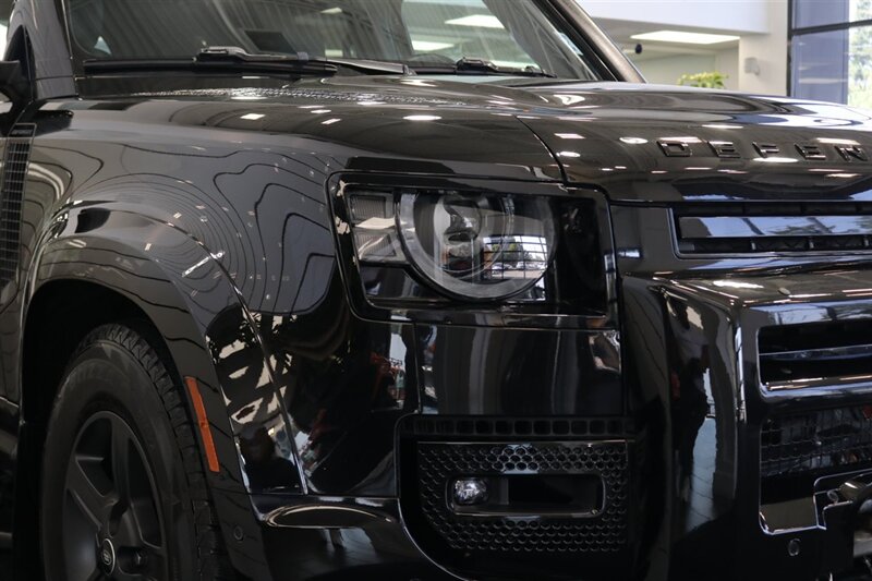 2023 Land Rover Defender 110 S   - Photo 13 - Portland, OR 97230
