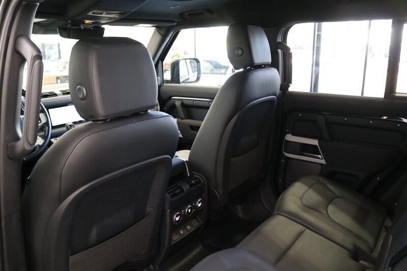 2023 Land Rover Defender 110 S   - Photo 81 - Portland, OR 97230