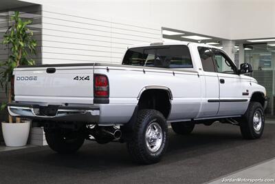 2001 Dodge Ram 2500 SLT  1-OWNER* 5.9L HO W/ 6-SPEED MANUAL* 100% RUST & CORROSION FREE* NEW 33 "TOYO ATIII 10-PLY TIRES* NEW BRAKES / ROTORS / BALL JOINTS / SEALS / FLUIDS / BATTERIES* ALL SERVICE RECORDS SINCE NEW - Photo 6 - Portland, OR 97230