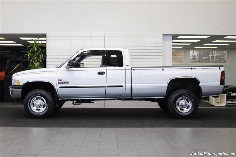 2001 Dodge Ram 2500 SLT  1-OWNER* 5.9L HO W/ 6-SPEED MANUAL* 100% RUST & CORROSION FREE* NEW 33 "TOYO ATIII 10-PLY TIRES* NEW BRAKES / ROTORS / BALL JOINTS / SEALS / FLUIDS / BATTERIES* ALL SERVICE RECORDS SINCE NEW - Photo 3 - Portland, OR 97230