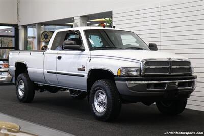 2001 Dodge Ram 2500 SLT  1-OWNER* 5.9L HO W/ 6-SPEED MANUAL* 100% RUST & CORROSION FREE* NEW 33 "TOYO ATIII 10-PLY TIRES* NEW BRAKES / ROTORS / BALL JOINTS / SEALS / FLUIDS / BATTERIES* ALL SERVICE RECORDS SINCE NEW - Photo 2 - Portland, OR 97230