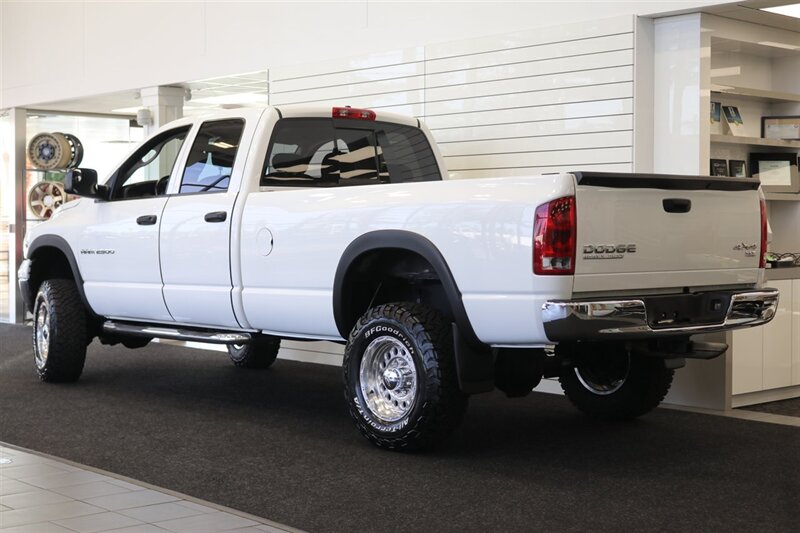 2004 Dodge Ram 2500 SLT  1-OWNER* 100% RUST FREE* NEW 3 "LEVEL KIT W/ BILSTEIN 5100 SHOCKS & NEW 33 "BFG KO3 10-PLYS* EVERY SERVICE RECORD SINCE NEW* ALL NEW FLUIDS-FILTERS-AC CHARGE-BELTS* LINEX BED LINER* ALL BOOKS & 2-KEYS - Photo 6 - Portland, OR 97230