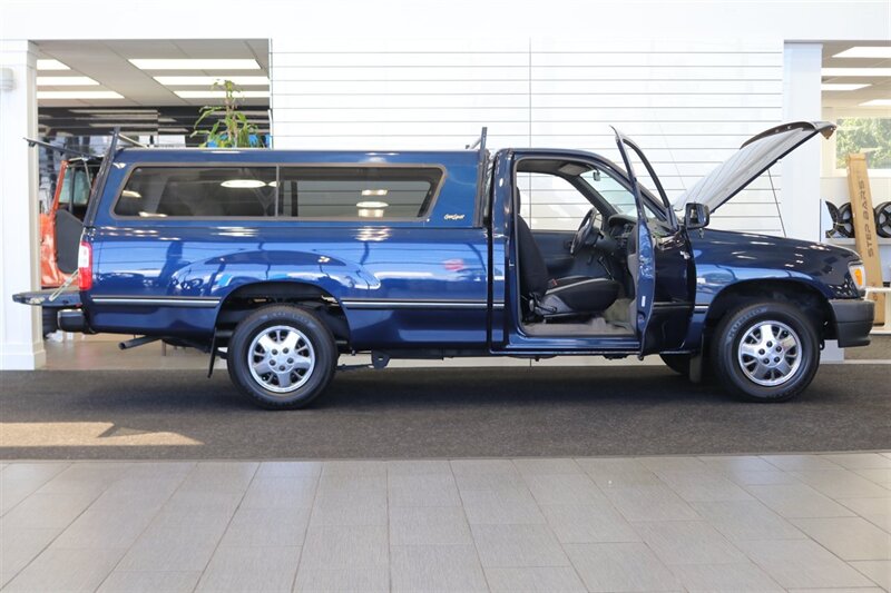 1995 Toyota T100 100% RUST FREE* EVERY SERVICE RECORD SINCE NEW* EVERY FLUID IS NEW* TRUCK IS IN NEW CONDITION IN AND OUT* ALL BOOKS & KEYS* 5-SPEED MANUAL* ORIGINAL BED LINER SINCE NEW - Photo 11 - Portland, OR 97230