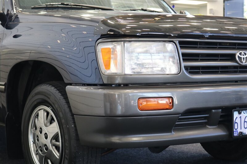 1995 Toyota T100 100% RUST FREE* EVERY SERVICE RECORD SINCE NEW* EVERY FLUID IS NEW* TRUCK IS IN NEW CONDITION IN AND OUT* ALL BOOKS & KEYS* 5-SPEED MANUAL* ORIGINAL BED LINER SINCE NEW - Photo 13 - Portland, OR 97230
