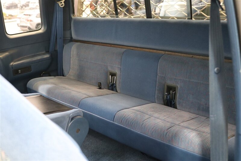 1997 Ford F-250 XLT  100% RUST FREE* 35K ACTUAL MILES& BIG BLOCK 460* NEW 33 " BFG KO3 10-PLY's* ALCOA'S* WARN HUBS* PROTECH HEADACHE RACK* LINEX BED LINER* TRAILER BRAKES* RUNNING BOARDS* COOLANT/AC /BRAKE FLUID FLUSH - Photo 18 - Portland, OR 97230