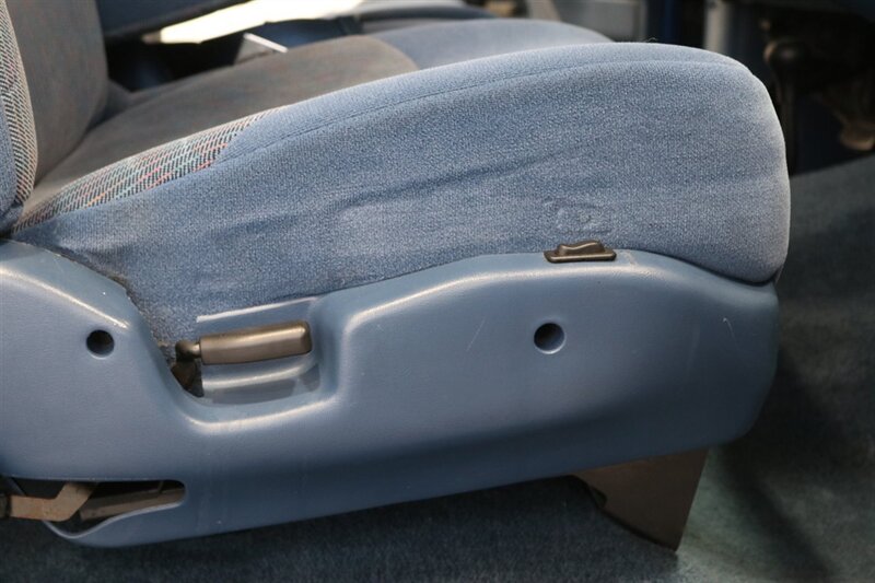 1997 Ford F-250 XLT  100% RUST FREE* 35K ACTUAL MILES& BIG BLOCK 460* NEW 33 " BFG KO3 10-PLY's* ALCOA'S* WARN HUBS* PROTECH HEADACHE RACK* LINEX BED LINER* TRAILER BRAKES* RUNNING BOARDS* COOLANT/AC /BRAKE FLUID FLUSH - Photo 69 - Portland, OR 97230