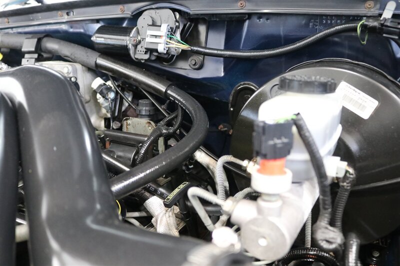 1997 Ford F-250 XLT  100% RUST FREE* 35K ACTUAL MILES& BIG BLOCK 460* NEW 33 " BFG KO3 10-PLY's* ALCOA'S* WARN HUBS* PROTECH HEADACHE RACK* LINEX BED LINER* TRAILER BRAKES* RUNNING BOARDS* COOLANT/AC /BRAKE FLUID FLUSH - Photo 40 - Portland, OR 97230