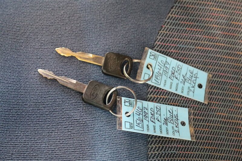 1997 Ford F-250 XLT  100% RUST FREE* 35K ACTUAL MILES& BIG BLOCK 460* NEW 33 " BFG KO3 10-PLY's* ALCOA'S* WARN HUBS* PROTECH HEADACHE RACK* LINEX BED LINER* TRAILER BRAKES* RUNNING BOARDS* COOLANT/AC /BRAKE FLUID FLUSH - Photo 94 - Portland, OR 97230