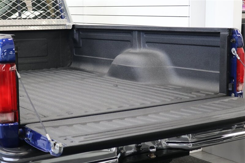 1997 Ford F-250 XLT  100% RUST FREE* 35K ACTUAL MILES& BIG BLOCK 460* NEW 33 " BFG KO3 10-PLY's* ALCOA'S* WARN HUBS* PROTECH HEADACHE RACK* LINEX BED LINER* TRAILER BRAKES* RUNNING BOARDS* COOLANT/AC /BRAKE FLUID FLUSH - Photo 48 - Portland, OR 97230