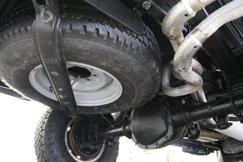 1997 Ford F-250 XLT  100% RUST FREE* 35K ACTUAL MILES& BIG BLOCK 460* NEW 33 " BFG KO3 10-PLY's* ALCOA'S* WARN HUBS* PROTECH HEADACHE RACK* LINEX BED LINER* TRAILER BRAKES* RUNNING BOARDS* COOLANT/AC /BRAKE FLUID FLUSH - Photo 34 - Portland, OR 97230