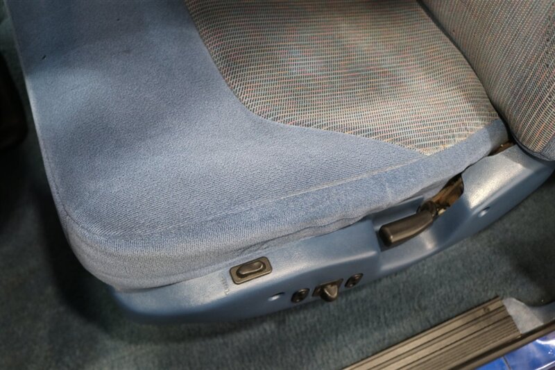 1997 Ford F-250 XLT  100% RUST FREE* 35K ACTUAL MILES& BIG BLOCK 460* NEW 33 " BFG KO3 10-PLY's* ALCOA'S* WARN HUBS* PROTECH HEADACHE RACK* LINEX BED LINER* TRAILER BRAKES* RUNNING BOARDS* COOLANT/AC /BRAKE FLUID FLUSH - Photo 70 - Portland, OR 97230