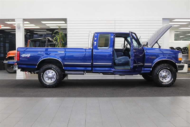 1997 Ford F-250 XLT  100% RUST FREE* 35K ACTUAL MILES& BIG BLOCK 460* NEW 33 " BFG KO3 10-PLY's* ALCOA'S* WARN HUBS* PROTECH HEADACHE RACK* LINEX BED LINER* TRAILER BRAKES* RUNNING BOARDS* COOLANT/AC /BRAKE FLUID FLUSH - Photo 11 - Portland, OR 97230