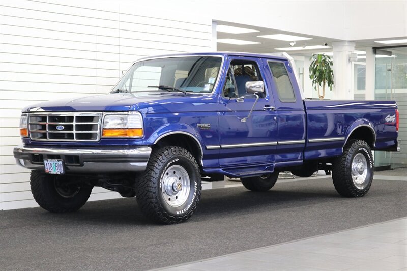 1997 Ford F-250 XLT  100% RUST FREE* 35K ACTUAL MILES& BIG BLOCK 460* NEW 33 " BFG KO3 10-PLY's* ALCOA'S* WARN HUBS* PROTECH HEADACHE RACK* LINEX BED LINER* TRAILER BRAKES* RUNNING BOARDS* COOLANT/AC /BRAKE FLUID FLUSH - Photo 3 - Portland, OR 97230