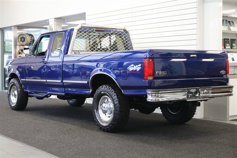 1997 Ford F-250 XLT  100% RUST FREE* 35K ACTUAL MILES& BIG BLOCK 460* NEW 33 " BFG KO3 10-PLY's* ALCOA'S* WARN HUBS* PROTECH HEADACHE RACK* LINEX BED LINER* TRAILER BRAKES* RUNNING BOARDS* COOLANT/AC /BRAKE FLUID FLUSH - Photo 6 - Portland, OR 97230