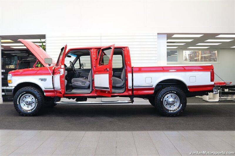 1996 Ford F-250 XLT  1-OREGON OWNER* 0-RUST* CREW CAB SHORT BED* 5-SPEED MANUAL* NEW 33 "BFG KO3 10-PLYs* ALL ORIGINAL IN 100% EXCELLENT CONDITION* COLLECTOR QUALITY* ALL BOOKS & WINDOW STICKER - Photo 9 - Portland, OR 97230