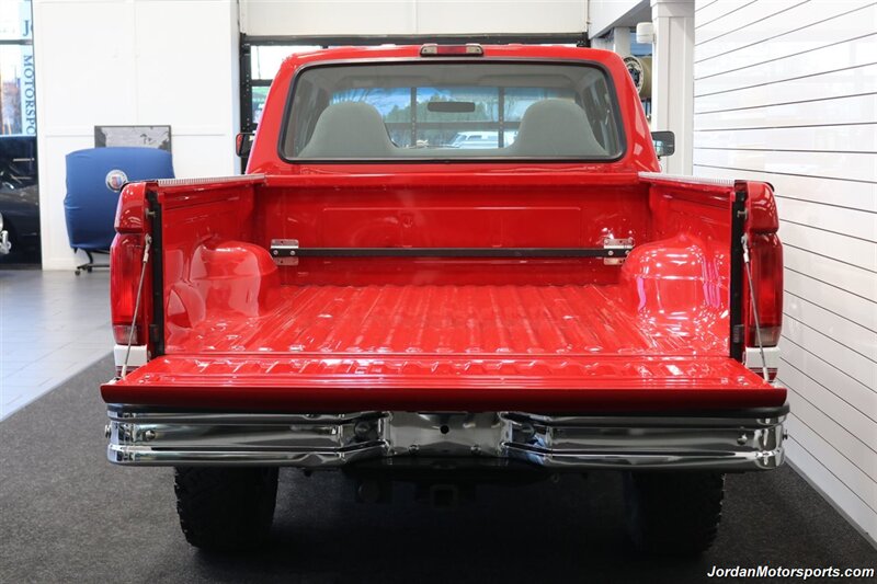 1996 Ford F-250 XLT  1-OREGON OWNER* 0-RUST* CREW CAB SHORT BED* 5-SPEED MANUAL* NEW 33 "BFG KO3 10-PLYs* ALL ORIGINAL IN 100% EXCELLENT CONDITION* COLLECTOR QUALITY* ALL BOOKS & WINDOW STICKER - Photo 14 - Portland, OR 97230