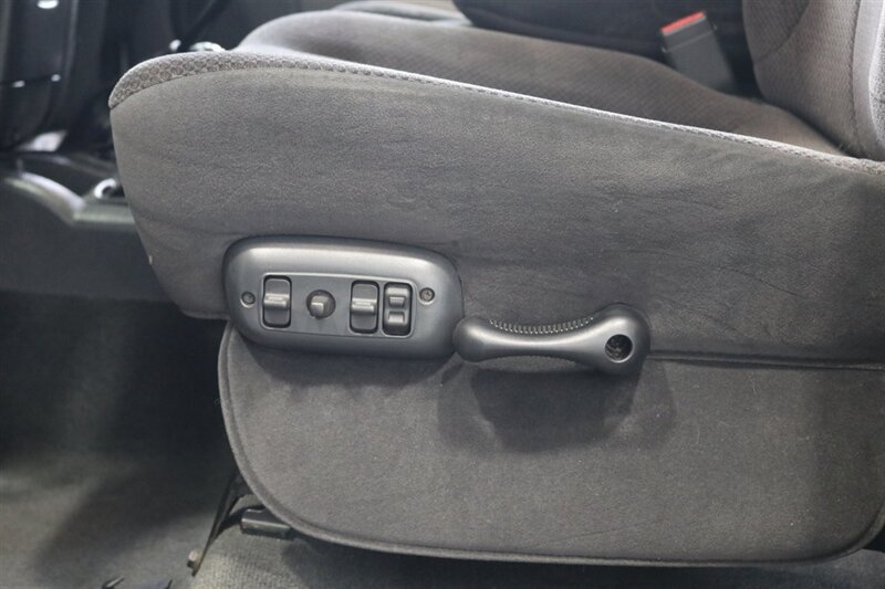 2003 Dodge Ram 2500 SLT 4dr Quad Cab SLT  1-OWNER* 6-SPEED MANUAL NV5600* 5.9L HO* 100% RUST FREE* NEW 3 "LEVEL KIT W/ NEW 35 " BFG KO3 12-PLY* NEW 17 "PRO COMPS* FULLY SERVICED* LIKE NEW IN & OUT* FULL PAINT MATCH BUMPERS-GRILLE - Photo 68 - Portland, OR 97230