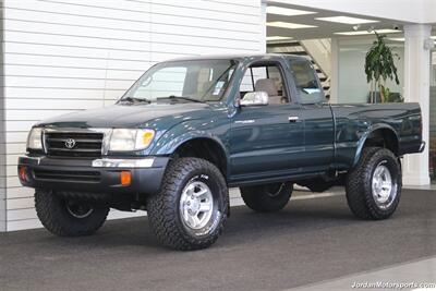 1998 Toyota Tacoma Limited  5-SPEED MANUAL* 66K ACTUAL MILES* 1-OWNER W/ 0-RUST* NEW TIMING BELT-WATER PUMP SERVICE* NEW BILSTEIN LEVEL KIT* NEW 33 " BFG KO2 TIRES* SUN ROOF - Photo 3 - Portland, OR 97230