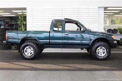1998 Toyota Tacoma Limited  5-SPEED MANUAL* 66K ACTUAL MILES* 1-OWNER W/ 0-RUST* NEW TIMING BELT-WATER PUMP SERVICE* NEW BILSTEIN LEVEL KIT* NEW 33 " BFG KO2 TIRES* SUN ROOF - Photo 5 - Portland, OR 97230