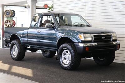 1998 Toyota Tacoma Limited  5-SPEED MANUAL* 66K ACTUAL MILES* 1-OWNER W/ 0-RUST* NEW TIMING BELT-WATER PUMP SERVICE* NEW BILSTEIN LEVEL KIT* NEW 33 " BFG KO2 TIRES* SUN ROOF - Photo 2 - Portland, OR 97230