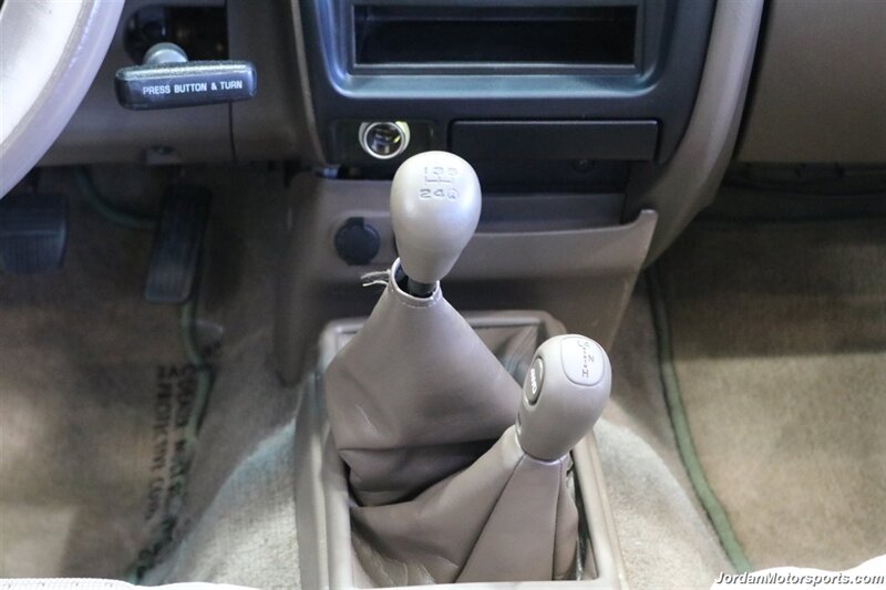 1998 Toyota Tacoma Limited  5-SPEED MANUAL* 66K ACTUAL MILES* 1-OWNER W/ 0-RUST* NEW TIMING BELT-WATER PUMP SERVICE* NEW BILSTEIN LEVEL KIT* NEW 33 " BFG KO2 TIRES* SUN ROOF - Photo 90 - Portland, OR 97230