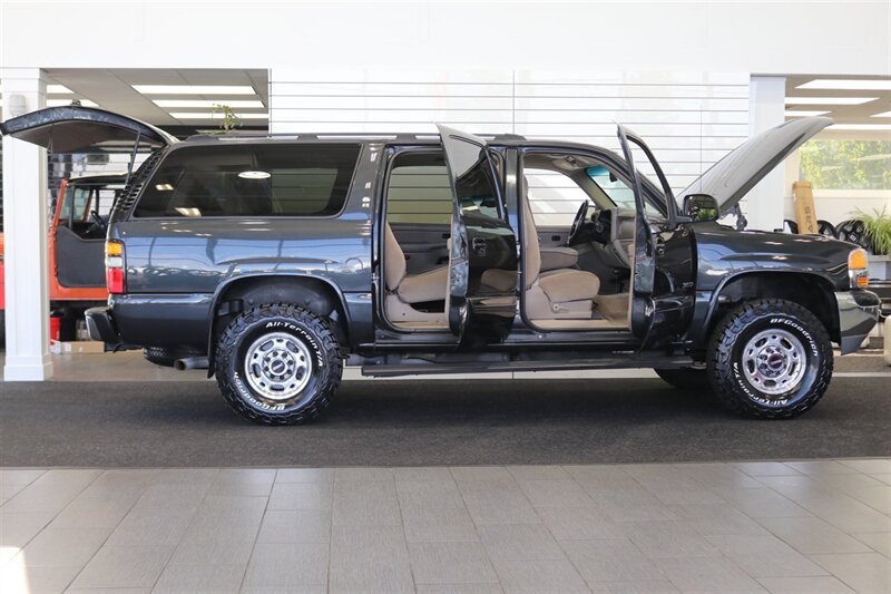 2005 GMC Yukon 2500 SLE  9-PASSENGER* 4X4* 100% RUST FREE* 6.0L VORTEC* NEW 2.5 "LEVEL KIT W/NEW 33 " BFG KO3 10-PLYS* FULL FRESH SERVICE W/ NEW FLUIDS* REAR AIR* SHOWS LIKE NEW* NO PETS / NON-SMOKER* 2-KEYS - Photo 11 - Portland, OR 97230