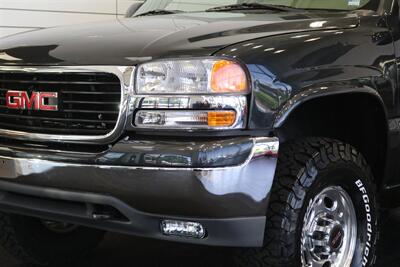 2005 GMC Yukon 2500 SLE  9-PASSENGER* 4X4* 100% RUST FREE* 6.0L VORTEC* NEW 2.5 "LEVEL KIT W/NEW 33 " BFG KO3 10-PLYS* FULL FRESH SERVICE W/ NEW FLUIDS* REAR AIR* SHOWS LIKE NEW* NO PETS / NON-SMOKER* 2-KEYS - Photo 12 - Portland, OR 97230