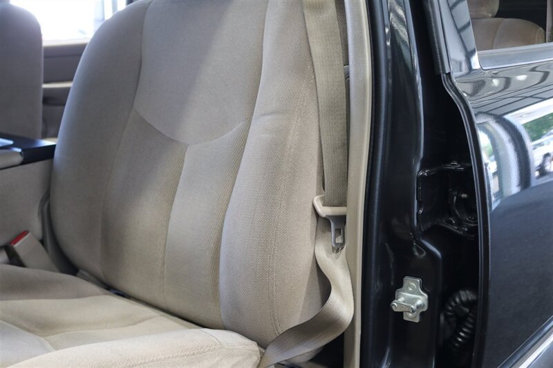 2005 GMC Yukon 2500 SLE  9-PASSENGER* 4X4* 100% RUST FREE* 6.0L VORTEC* NEW 2.5 "LEVEL KIT W/NEW 33 " BFG KO3 10-PLYS* FULL FRESH SERVICE W/ NEW FLUIDS* REAR AIR* SHOWS LIKE NEW* NO PETS / NON-SMOKER* 2-KEYS - Photo 68 - Portland, OR 97230