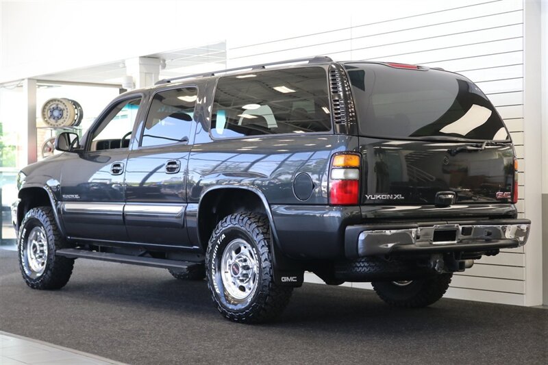 2005 GMC Yukon 2500 SLE  9-PASSENGER* 4X4* 100% RUST FREE* 6.0L VORTEC* NEW 2.5 "LEVEL KIT W/NEW 33 " BFG KO3 10-PLYS* FULL FRESH SERVICE W/ NEW FLUIDS* REAR AIR* SHOWS LIKE NEW* NO PETS / NON-SMOKER* 2-KEYS - Photo 6 - Portland, OR 97230