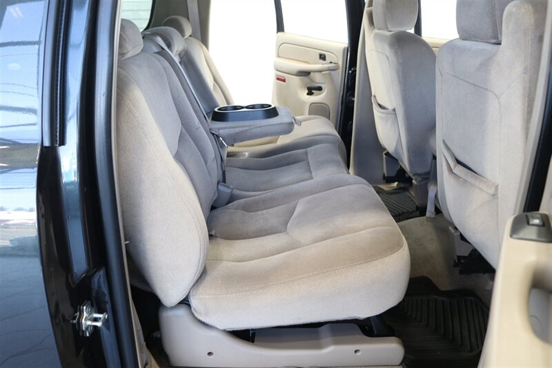 2005 GMC Yukon 2500 SLE  9-PASSENGER* 4X4* 100% RUST FREE* 6.0L VORTEC* NEW 2.5 "LEVEL KIT W/NEW 33 " BFG KO3 10-PLYS* FULL FRESH SERVICE W/ NEW FLUIDS* REAR AIR* SHOWS LIKE NEW* NO PETS / NON-SMOKER* 2-KEYS - Photo 18 - Portland, OR 97230