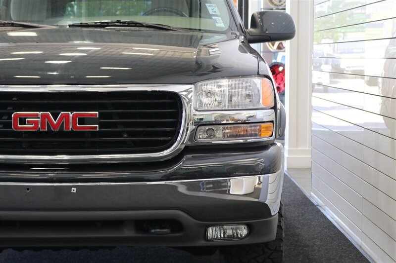 2005 GMC Yukon 2500 SLE  9-PASSENGER* 4X4* 100% RUST FREE* 6.0L VORTEC* NEW 2.5 "LEVEL KIT W/NEW 33 " BFG KO3 10-PLYS* FULL FRESH SERVICE W/ NEW FLUIDS* REAR AIR* SHOWS LIKE NEW* NO PETS / NON-SMOKER* 2-KEYS - Photo 54 - Portland, OR 97230
