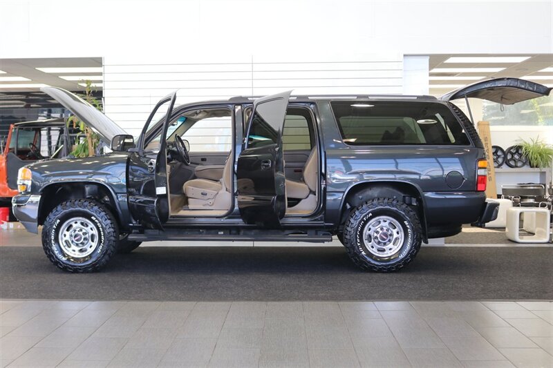 2005 GMC Yukon 2500 SLE  9-PASSENGER* 4X4* 100% RUST FREE* 6.0L VORTEC* NEW 2.5 "LEVEL KIT W/NEW 33 " BFG KO3 10-PLYS* FULL FRESH SERVICE W/ NEW FLUIDS* REAR AIR* SHOWS LIKE NEW* NO PETS / NON-SMOKER* 2-KEYS - Photo 10 - Portland, OR 97230
