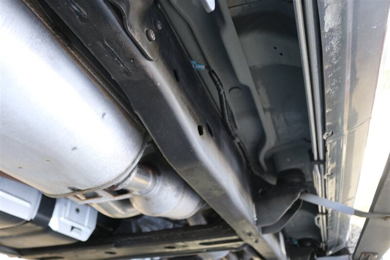2005 GMC Yukon 2500 SLE  9-PASSENGER* 4X4* 100% RUST FREE* 6.0L VORTEC* NEW 2.5 "LEVEL KIT W/NEW 33 " BFG KO3 10-PLYS* FULL FRESH SERVICE W/ NEW FLUIDS* REAR AIR* SHOWS LIKE NEW* NO PETS / NON-SMOKER* 2-KEYS - Photo 32 - Portland, OR 97230