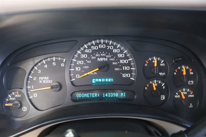 2005 GMC Yukon 2500 SLE  9-PASSENGER* 4X4* 100% RUST FREE* 6.0L VORTEC* NEW 2.5 "LEVEL KIT W/NEW 33 " BFG KO3 10-PLYS* FULL FRESH SERVICE W/ NEW FLUIDS* REAR AIR* SHOWS LIKE NEW* NO PETS / NON-SMOKER* 2-KEYS - Photo 82 - Portland, OR 97230