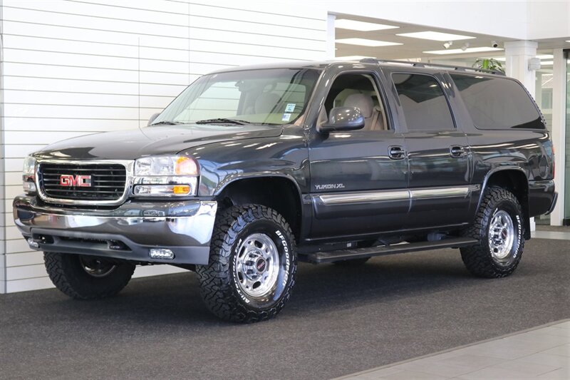 2005 GMC Yukon 2500 SLE  9-PASSENGER* 4X4* 100% RUST FREE* 6.0L VORTEC* NEW 2.5 "LEVEL KIT W/NEW 33 " BFG KO3 10-PLYS* FULL FRESH SERVICE W/ NEW FLUIDS* REAR AIR* SHOWS LIKE NEW* NO PETS / NON-SMOKER* 2-KEYS - Photo 3 - Portland, OR 97230