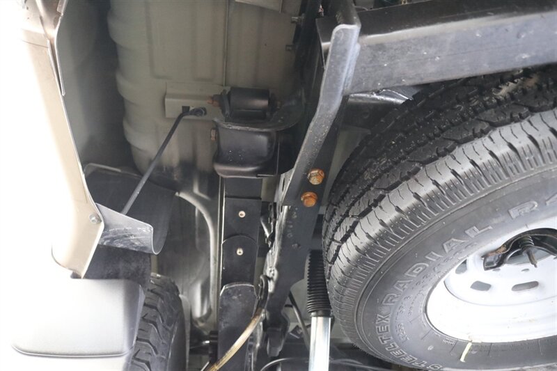 2003 Ford F-250 Lariat  2-OWNER* 100% RUST & CORROSION FREE* SHORT BED* NEW 2.5 "LEVEL KIT W/BILSTEIN 5100 SHOCKS* NEW 35 " BFG KO3 10-PLY TIRES* NEW FLUIDS / FILTERS / AC SERVICE* ALL BOOKS & MANUALS & 2-KEYS - Photo 31 - Portland, OR 97230