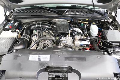 2006 Chevrolet Silverado 3500 LT3  1-OWNER* 100% RUST & CORROSION FREE* LT3 W/MOON ROOF & DVD* REAR AIR BAGS* PACBRAKE EXHAUST BRAKE* NEVER HAD 5TH WHEEL OR GOOSENECK* NEW 10-PLY A/T TIRES* REMOTE START - Photo 14 - Portland, OR 97230