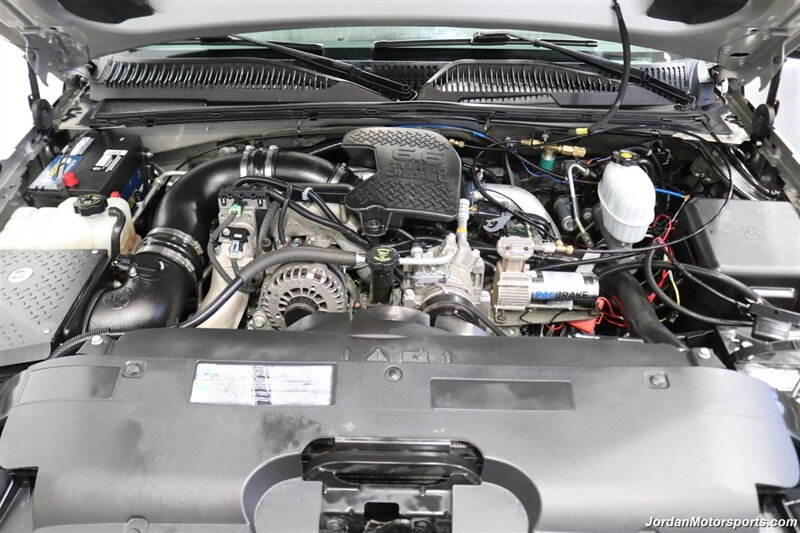 2006 Chevrolet Silverado 3500 LT3  1-OWNER* 100% RUST & CORROSION FREE* LT3 W/MOON ROOF & DVD* REAR AIR BAGS* PACBRAKE EXHAUST BRAKE* NEVER HAD 5TH WHEEL OR GOOSENECK* NEW 10-PLY A/T TIRES* REMOTE START - Photo 14 - Portland, OR 97230