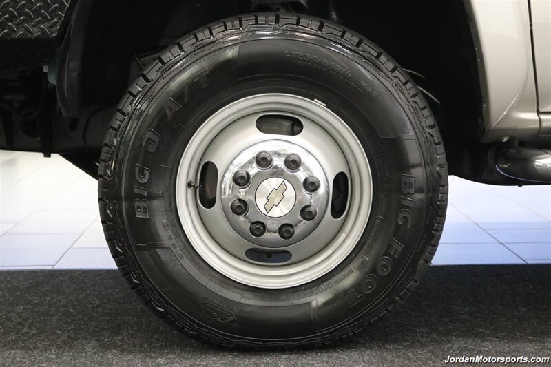 2006 Chevrolet Silverado 3500 LT3  1-OWNER* 100% RUST & CORROSION FREE* LT3 W/MOON ROOF & DVD* REAR AIR BAGS* PACBRAKE EXHAUST BRAKE* NEVER HAD 5TH WHEEL OR GOOSENECK* NEW 10-PLY A/T TIRES* REMOTE START - Photo 44 - Portland, OR 97230